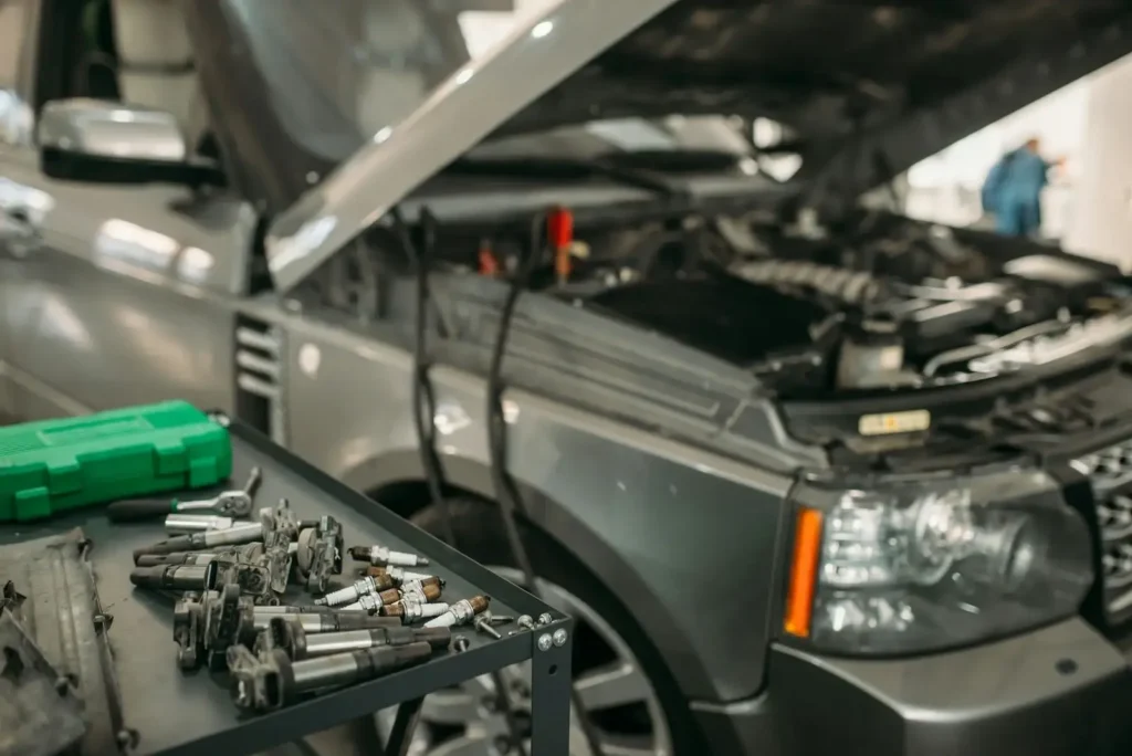 recharge d'une batterie sur un range rover chez SRT AUTOMOTIVE